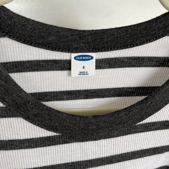 Old navy striped tank - Picture 2 of 4